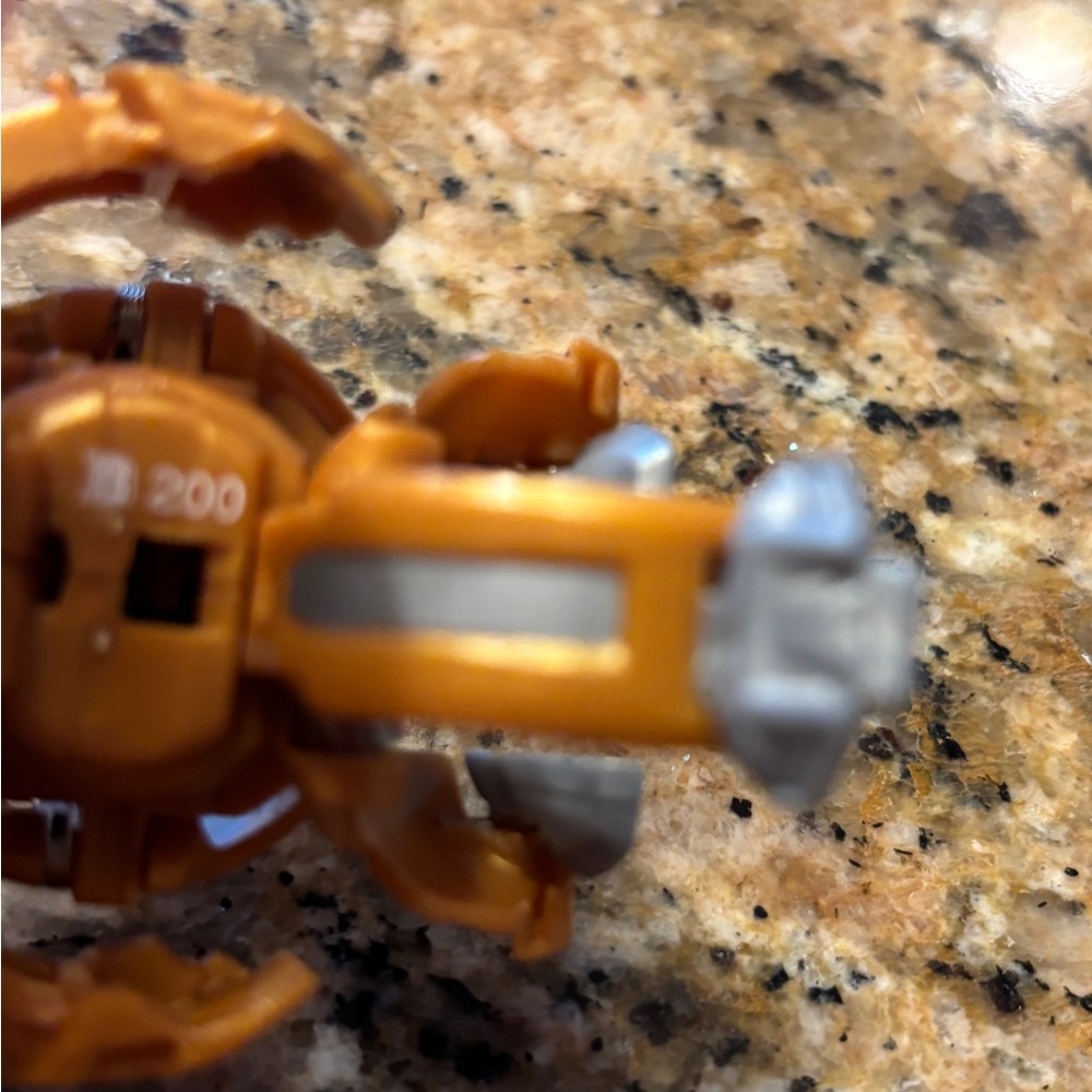 Bakugan Battle Planet Spin Master Brown Aurelus Ultra Goreene B200 - Picture 5 of 5